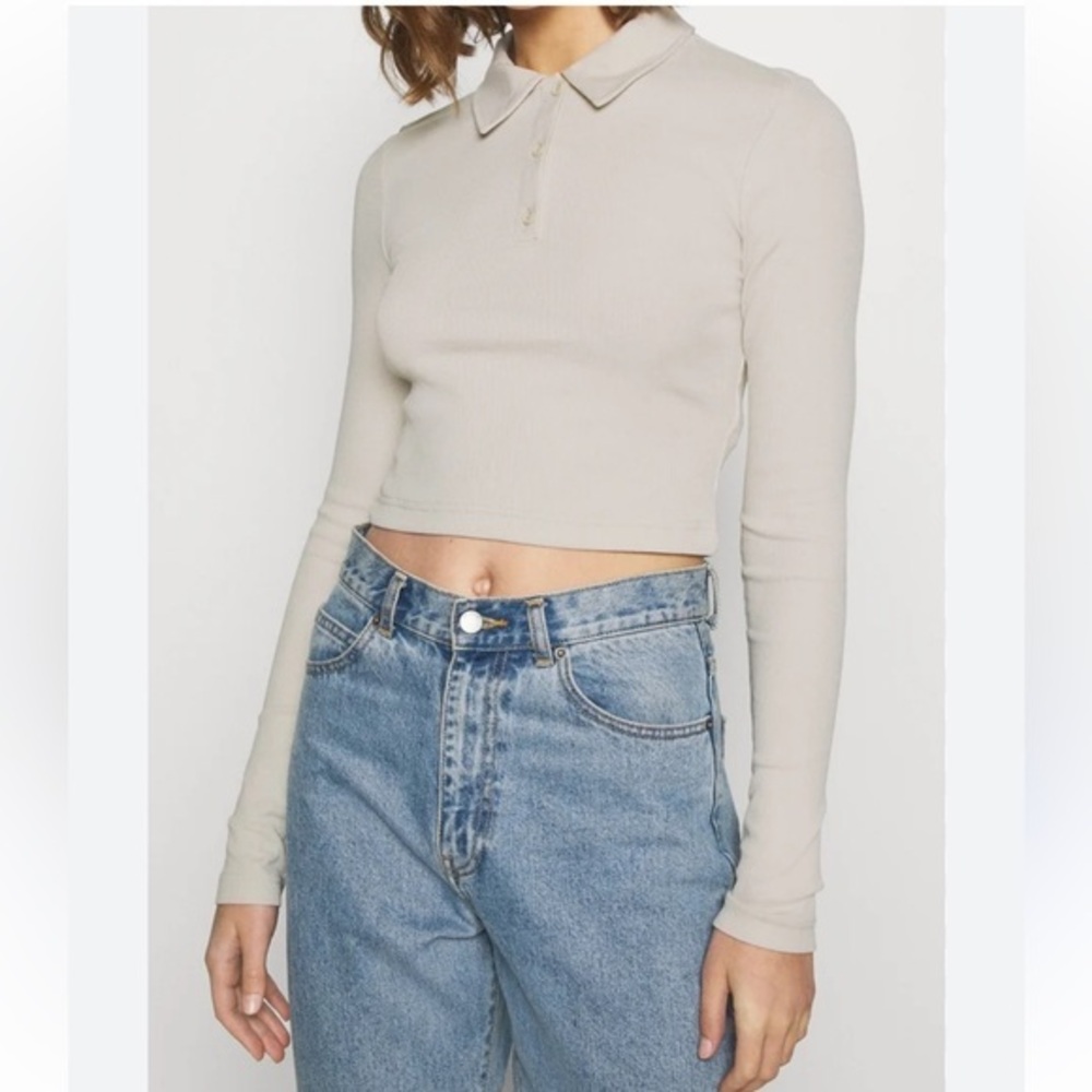 Weekday Crop Top Long Sleeve Collared Tee Size Medium